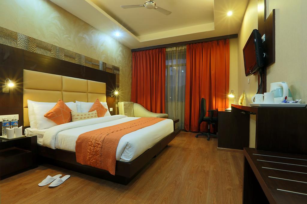 Hotel Corporate Regency à New Delhi Extérieur photo