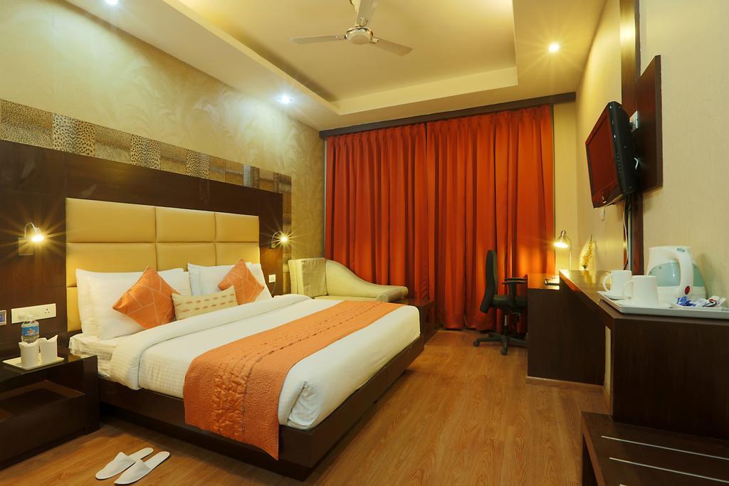 Hotel Corporate Regency à New Delhi Extérieur photo