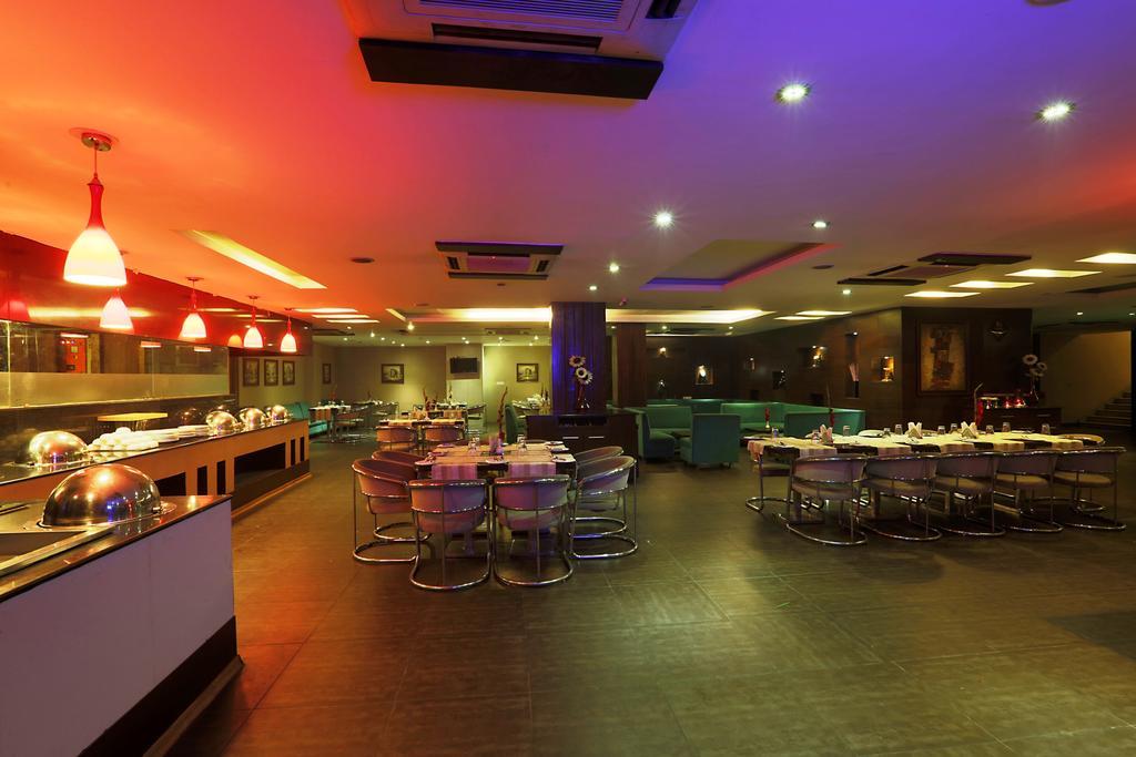 Hotel Corporate Regency à New Delhi Extérieur photo
