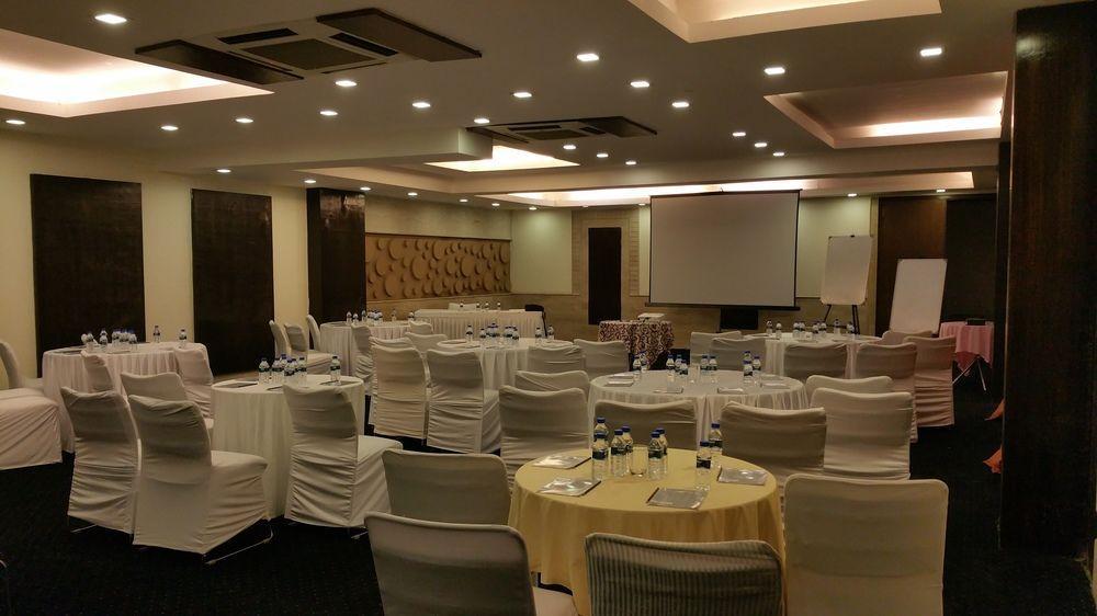 Hotel Corporate Regency à New Delhi Extérieur photo