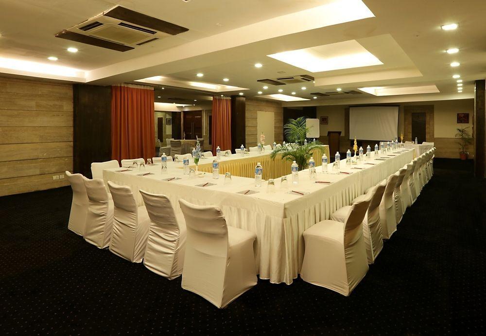 Hotel Corporate Regency à New Delhi Extérieur photo
