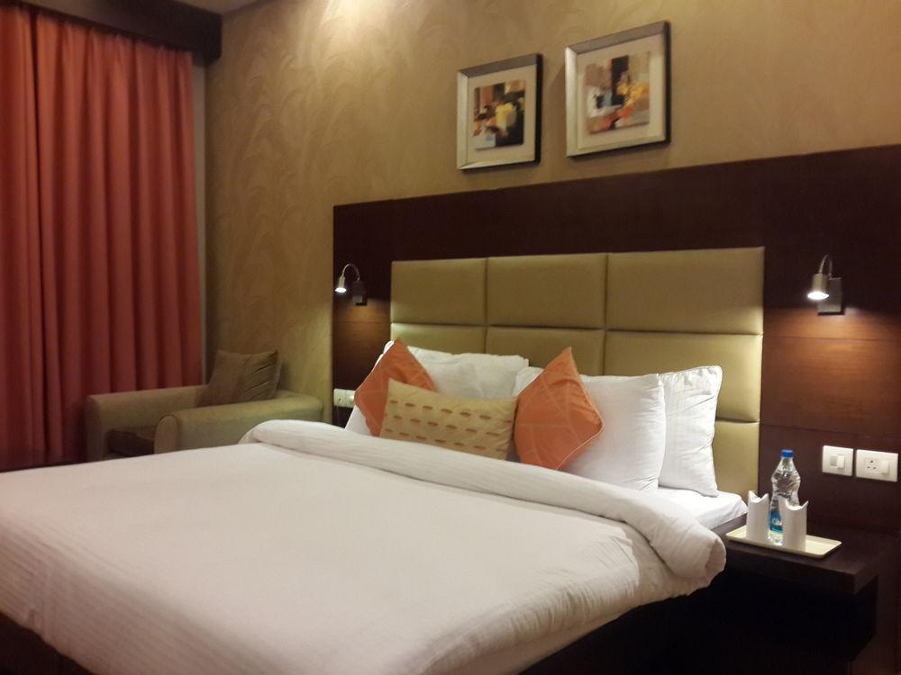 Hotel Corporate Regency à New Delhi Extérieur photo
