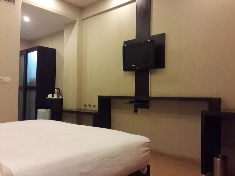 Hotel Corporate Regency à New Delhi Extérieur photo