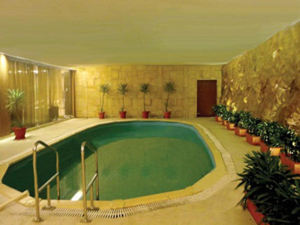 Hotel Corporate Regency à New Delhi Extérieur photo