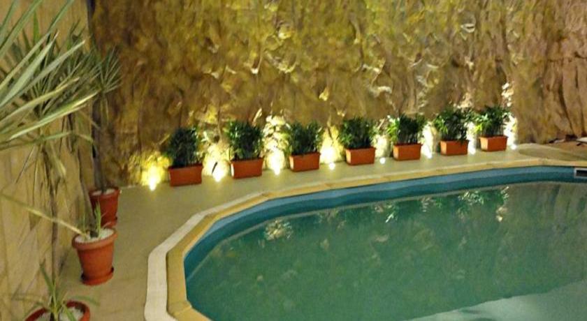 Hotel Corporate Regency à New Delhi Extérieur photo