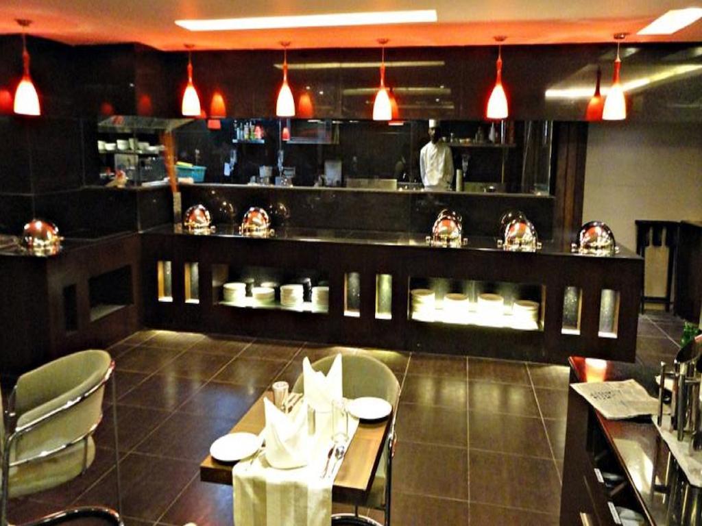 Hotel Corporate Regency à New Delhi Extérieur photo